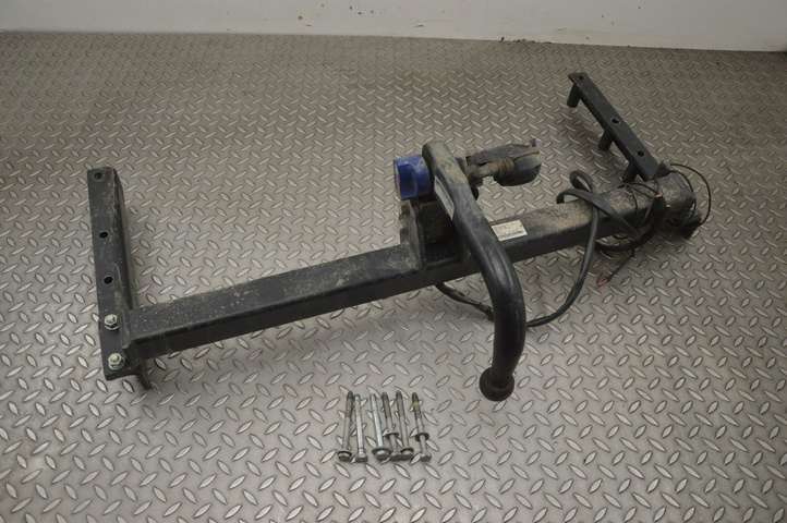Audi Q5 (2012 - 2017)  E11007608 Комплект крюка
