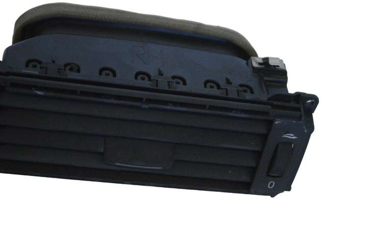 Volvo S80 (2006 - 2009)  30676292 Воздушная решётка окна