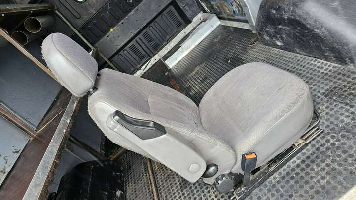 Ford Transit (2006 - 2013)   Передняя звукоизоляция