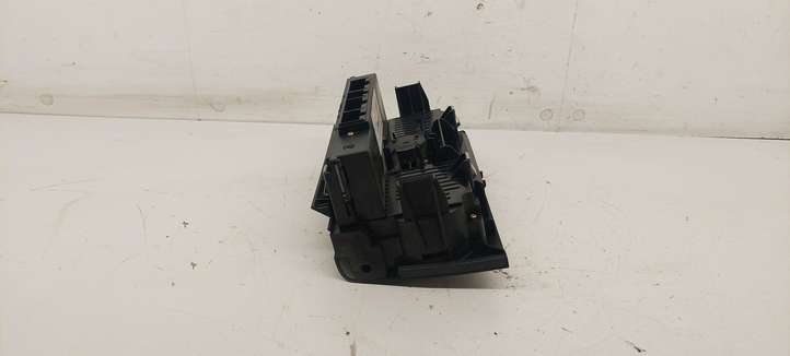 Audi A3/S3 8P (2003 - 2005)  8P0820043F Блок управления кондиционера воздуха / климата/ печки (в салоне)