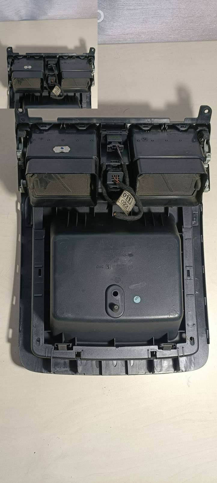 Volkswagen Touran I (2003 - 2010)  1T1857921 Ящик для вещей