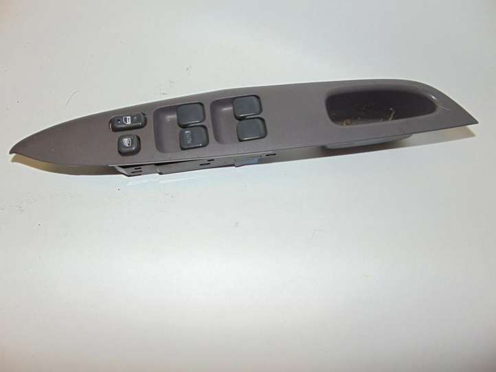 Toyota Prius (XW10) (1997 - 2003)  8404047020 Кнопка стеклоподъемников