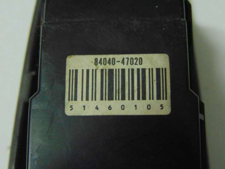 Toyota Prius (XW10) (1997 - 2003)  8404047020 Кнопка стеклоподъемников