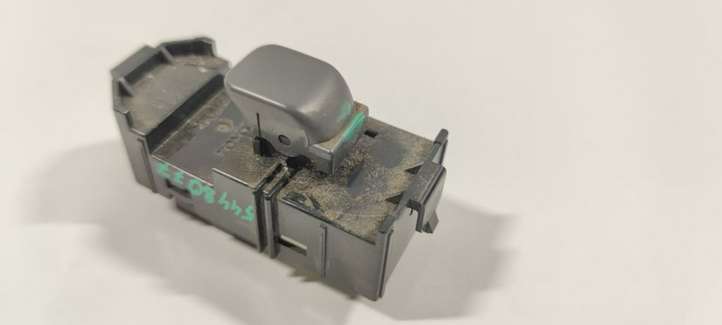 Toyota Prius (XW10) (1997 - 2003)  8403047010 Кнопка стеклоподъемников