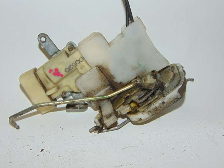 Toyota Prius (XW10) (1997 - 2003)  6904047020 Передняя звукоизоляция