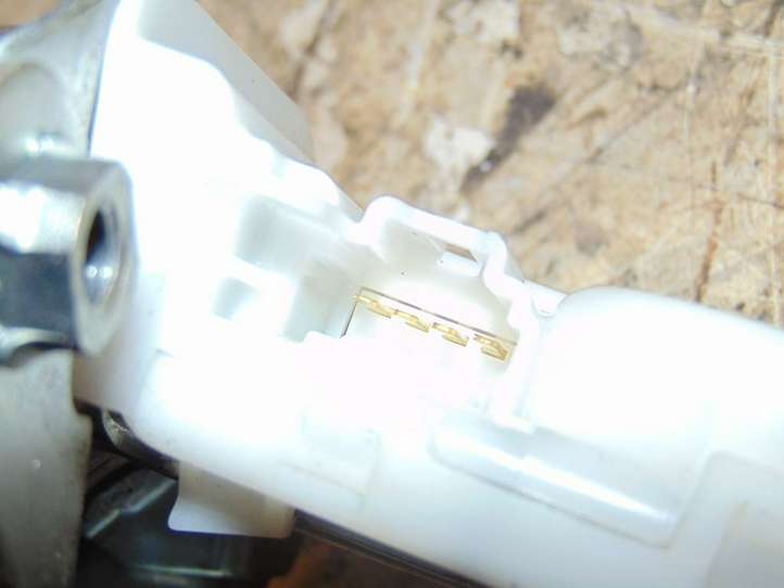 Subaru Legacy (2009 - 2013)  63032FG100 Замок задней крышки