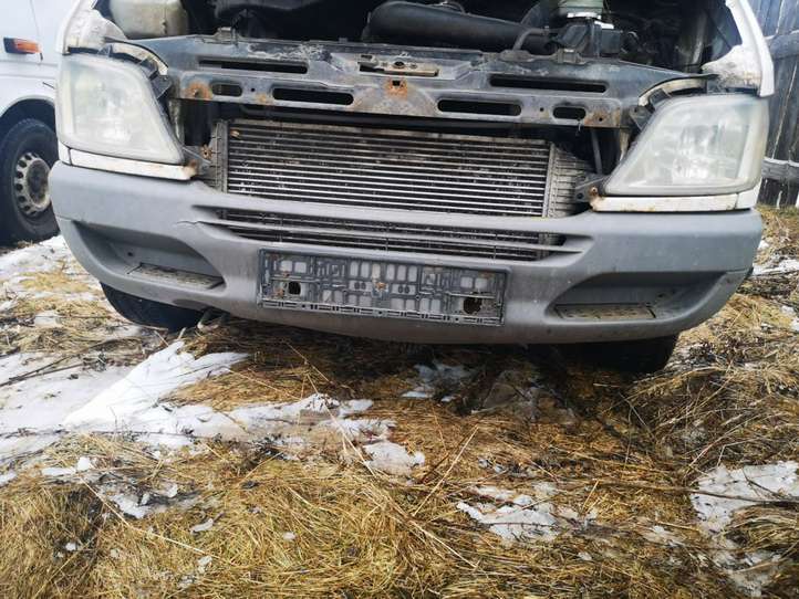 Mercedes-Benz Sprinter W901 W902 W903 W904 (1995 - 2007)  A9018800670 Передний бампер