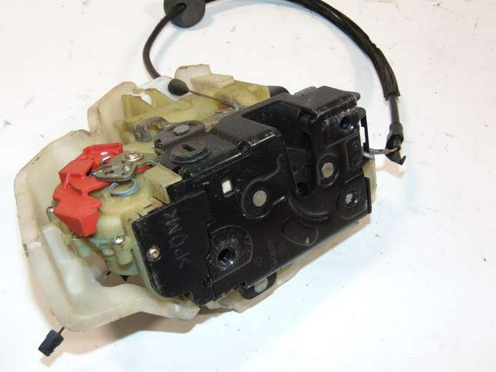 Volkswagen Jetta V (2005 - 2010)  3B4839015AF Замок задней двери