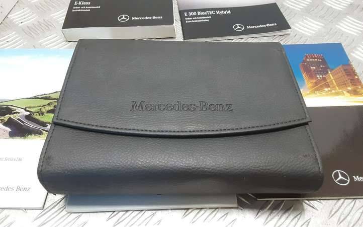 Mercedes-Benz E W212 (2009 - 2016)  2125843101 Сервисная книжка