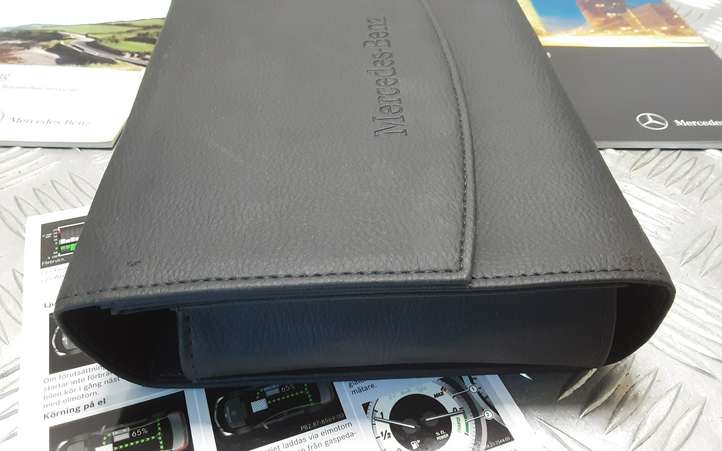 Mercedes-Benz E W212 (2009 - 2016)  2125843101 Сервисная книжка