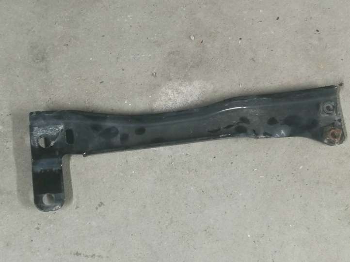 7368480 BMW 7 G11 G12 Kita variklio skyriaus detalė