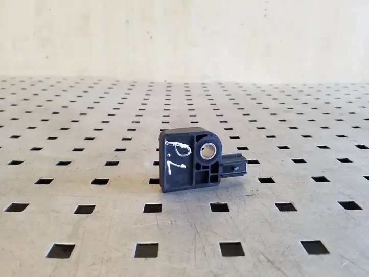     959202S000 Датчик удара надувных подушек