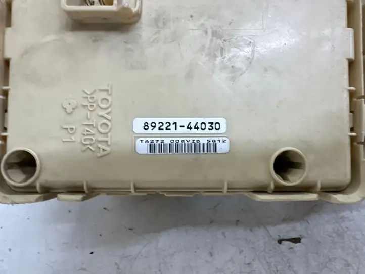 Toyota Avensis Verso (2004 - 2009) 02077LZ069 Модуль комфорта — фото 3
