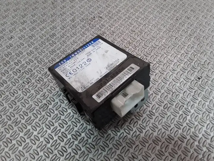 Toyota Avensis Verso (2001 - 2004) 8978044030 Блок иммобилайзера — фото 1