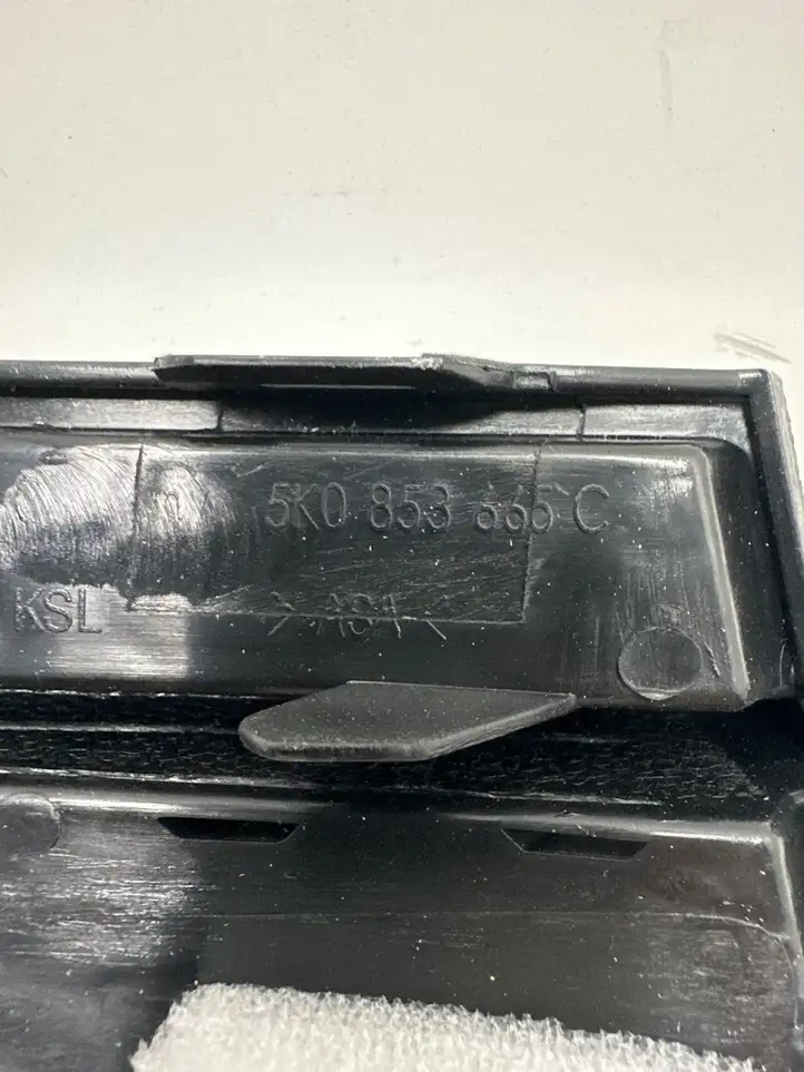 Volkswagen Golf VI (2009 - 2013)  5K0853665C Декоративная решётка противотуманной фары