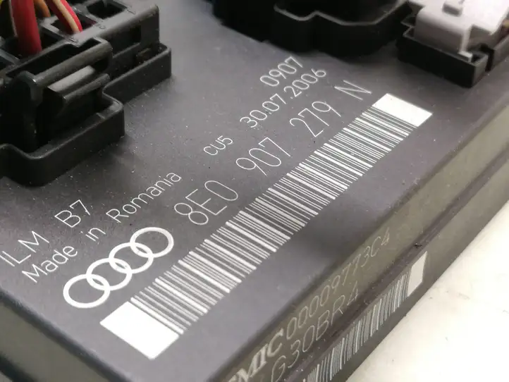 Audi A4 S4 B7 8E 8H (2004 - 2009) 8E0907279N Модуль комфорта — фото 3