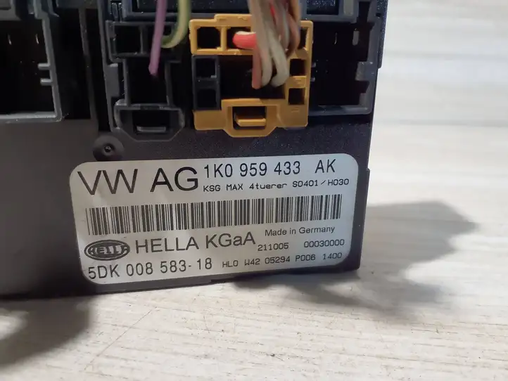 Volkswagen Touran I (2003 - 2010) 1K0959433AK Модуль комфорта — фото 3