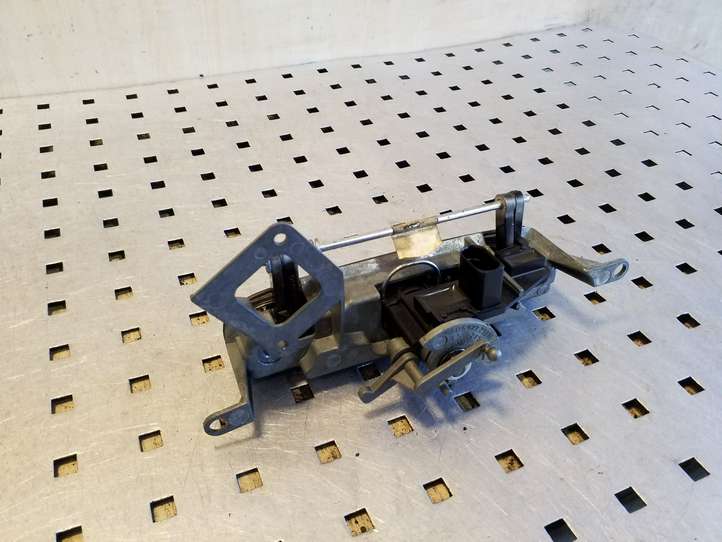 Volkswagen Polo (2005 - 2009)  6Q0962103A Ручка задней крышки