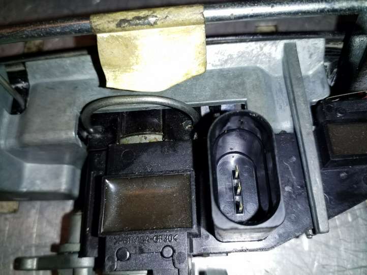 Volkswagen Polo (2005 - 2009)  6Q0962103A Ручка задней крышки