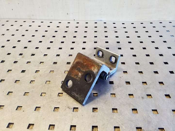 BMW X5 E53 (1999 - 2006)  415182651589 Нижняя петля передней двери