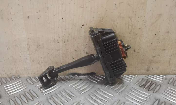 BMW X5 E53 (1999 - 2006)  8402561 Ограничитель открывания задней двери