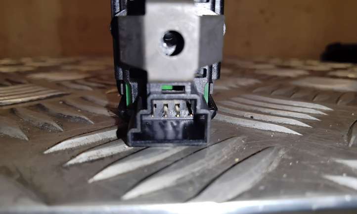 Mercedes-Benz E W212 (2009 - 2016)  A2049057601 Кнопка стеклоподъемников
