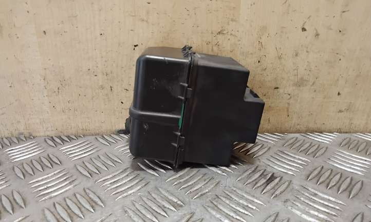 Volkswagen Passat CC (2008 - 2012)  1K0937311C Блок монтирования реле