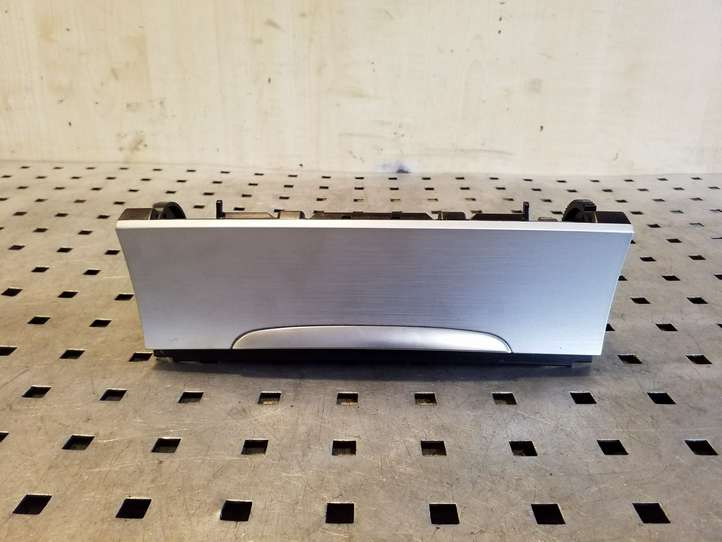 Volkswagen Passat CC (2012 - 2017)  3C0863284K Пепельница