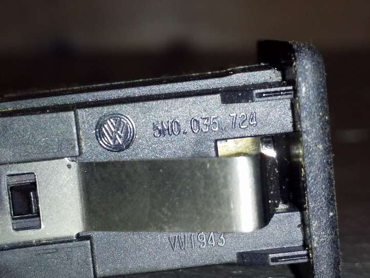 Volkswagen Sharan (2010 - 2015)  5M0035724 Разъем AUX