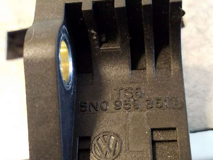 Volkswagen Sharan (2010 - 2015)  5N0959351B Датчик удара надувных подушек