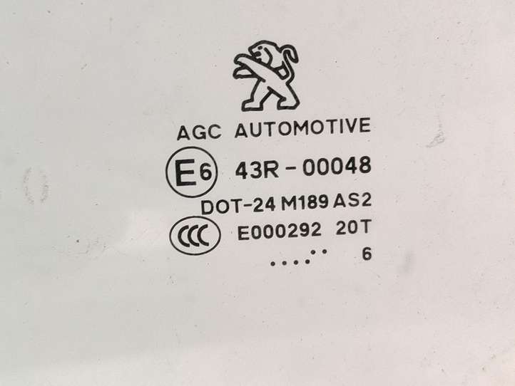 Peugeot 2008 I (2013 - 2019)  43R00048 Основное стекло задних дверей