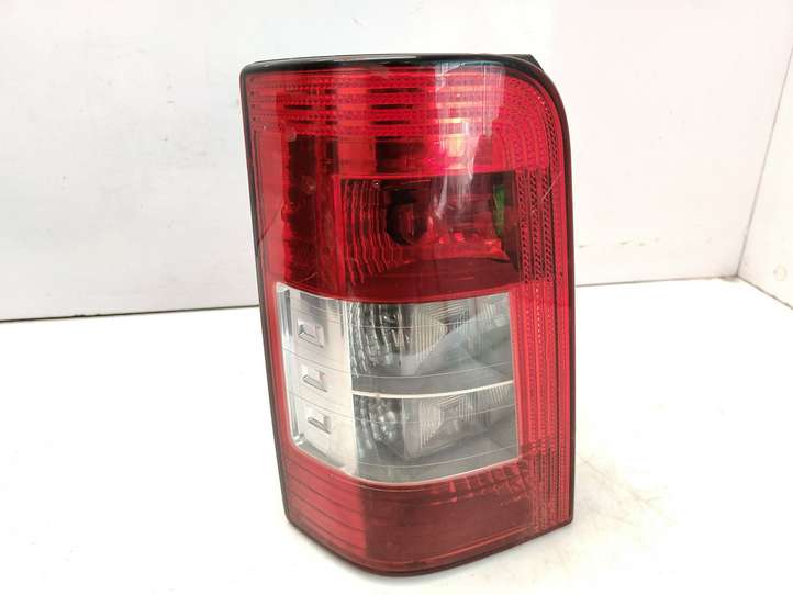Citroen Berlingo (2003 - 2007)  074601 Задний фонарь в кузове
