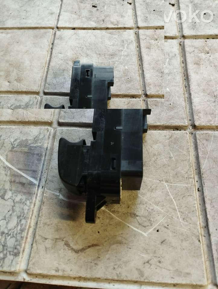 Mazda 5 (2005 - 2010)  CC3366370A Кнопка стеклоподъемников