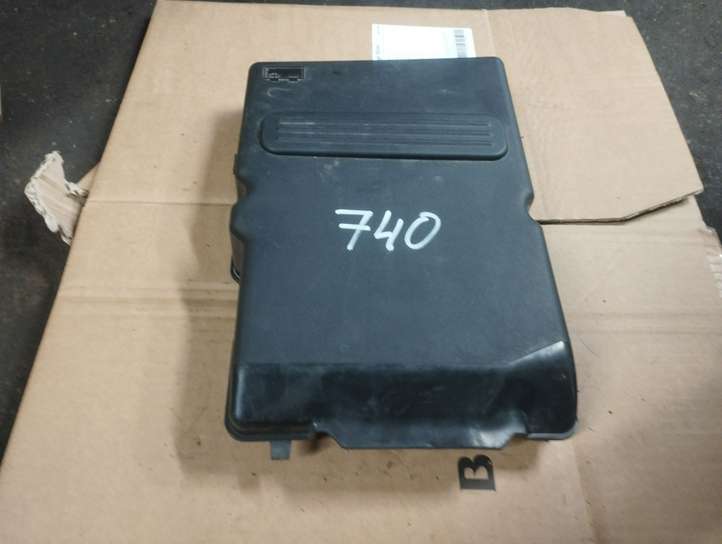 Mazda 3 (2006 - 2009)  Z60118593 Крышка ящика аккумулятора