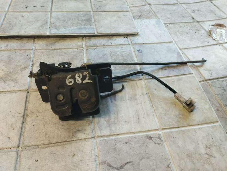 Kia Sorento (2002 - 2006)  812303E00 Замок задней крышки