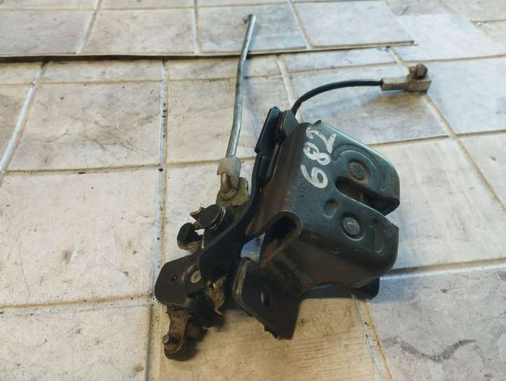 Kia Sorento (2002 - 2006)  812303E00 Замок задней крышки