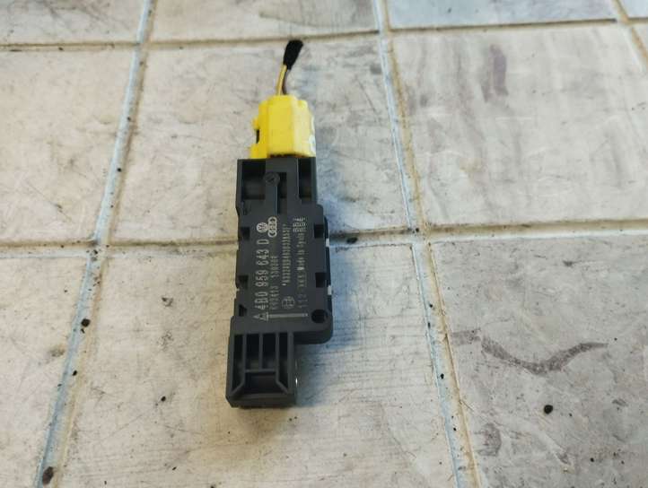 Audi A3/S3 8P (2004 - 2008)  4B0959643D Датчик удара надувных подушек