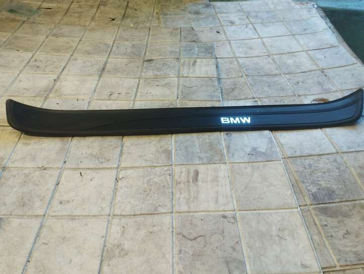 BMW 3 E90 E91 (2005 - 2012)  514773060280 Отделка переднего порога (внутренняя)