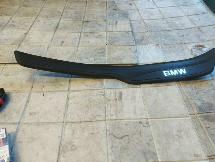 BMW 3 E90 E91 (2005 - 2012)  51477060286 Отделка заднего порога (внутренняя)