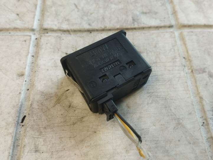 BMW 3 E90 E91 (2005 - 2012)  6131693056102 Разъем AUX