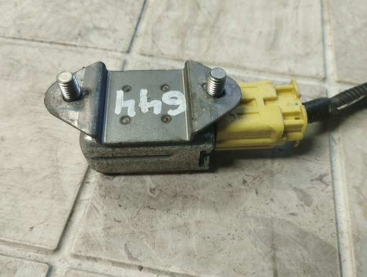 Toyota Prius (XW20) (2003 - 2009)  8986047040 Датчик удара надувных подушек
