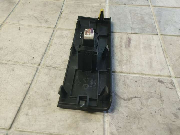 Toyota Corolla Verso AR10 (2004 - 2009)  742310F030 Кнопка стеклоподъемников