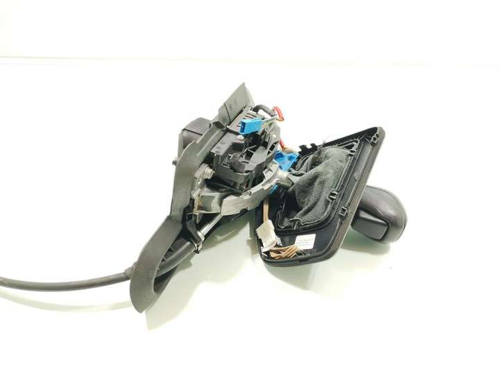 BMW 3 E90 E91 (2005 - 2012)  7562484 Отделка рычага переключения передач (кожа, головка)