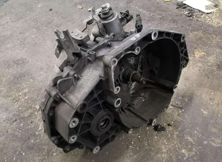 Opel Astra (2009 - 2012)   Механическая коробка передач, 6 передач