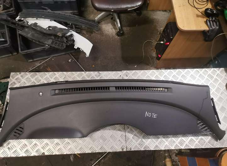 Nissan Note (E11) (2006 - 2014)   Отделка внутренней панели