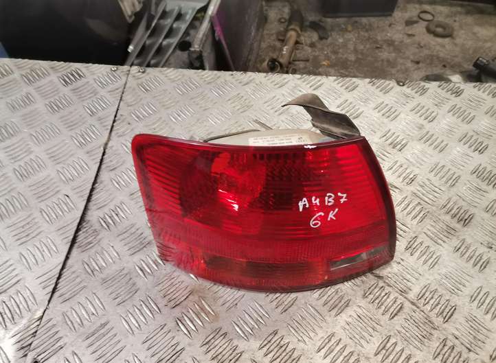 Audi A4 (1999 - 2001)   Задний фонарь в кузове
