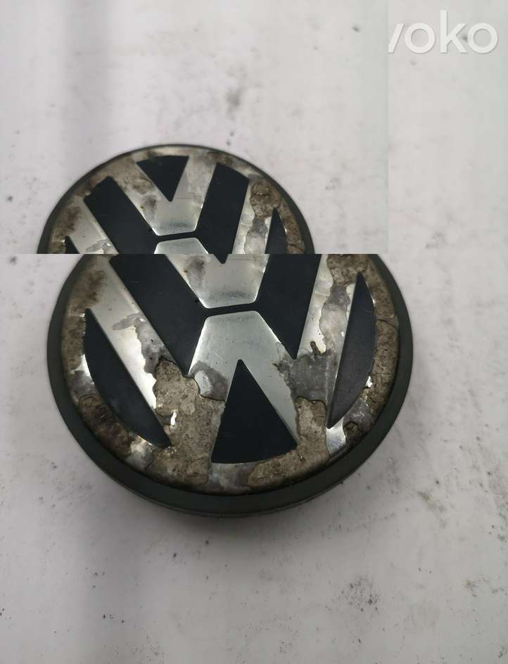 Volkswagen PASSAT B6 (2005 - 2010)   Заводская крышка (крышки) от центрального отверстия колеса