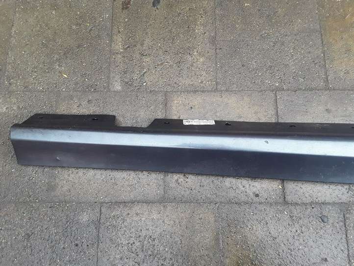 BMW 3 E90 E91 (2005 - 2012)  7062298 Порог