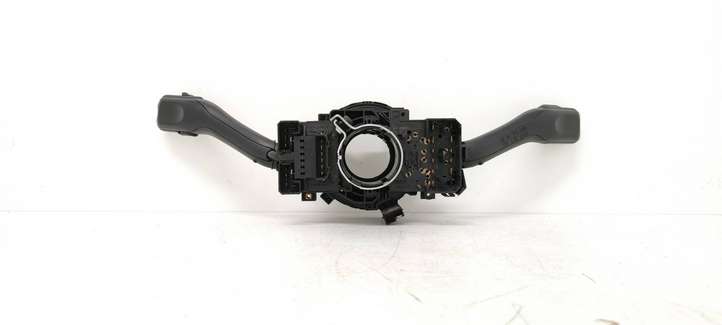 Skoda Fabia Mk1 (6Y) (1999 - 2007)  8L0953513G Комплект ручек