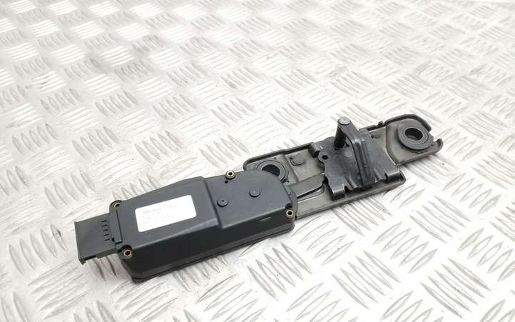 Audi A6 allroad (2012 - 2014)  4F9827383H Притягиватель задней крышки